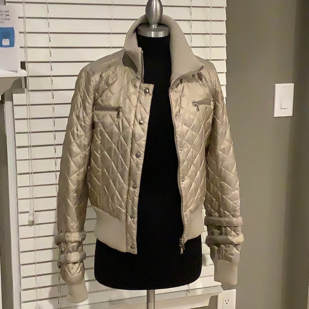 Laundry by Shelli Segal Short Quilted medium weight jacket size Medium